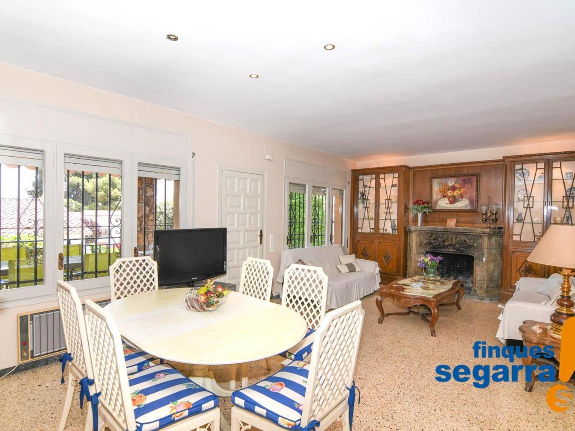 Chalet Con Piscina Privada Y Barbacoa, A 750M De La Playa - Es-320-24 Roda de Bará Εξωτερικό φωτογραφία