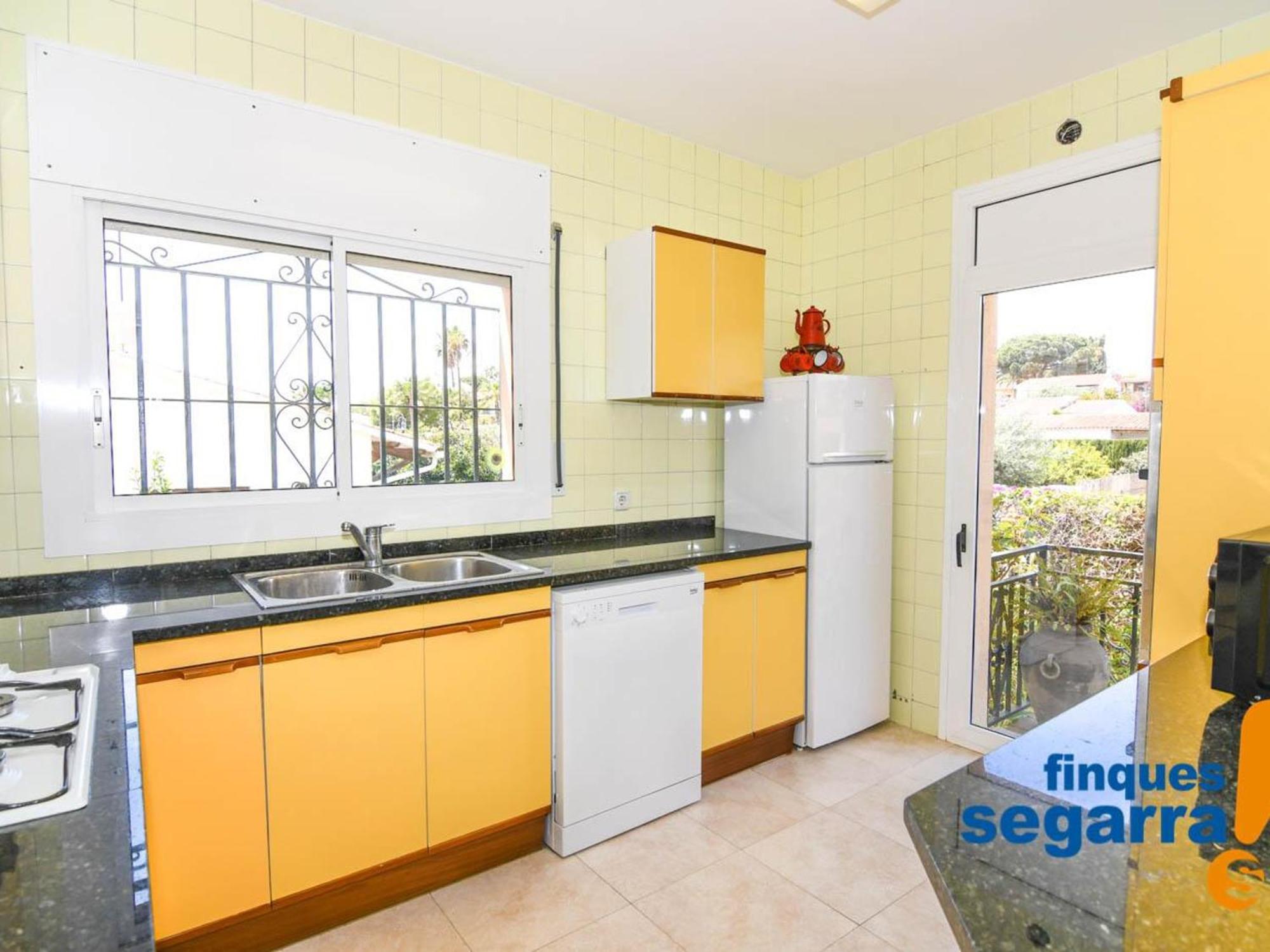 Chalet Con Piscina Privada Y Barbacoa, A 750M De La Playa - Es-320-24 Roda de Bará Εξωτερικό φωτογραφία